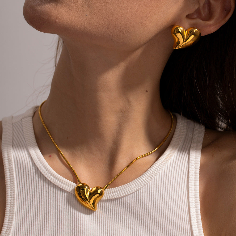 Olga - Heart Earrings
