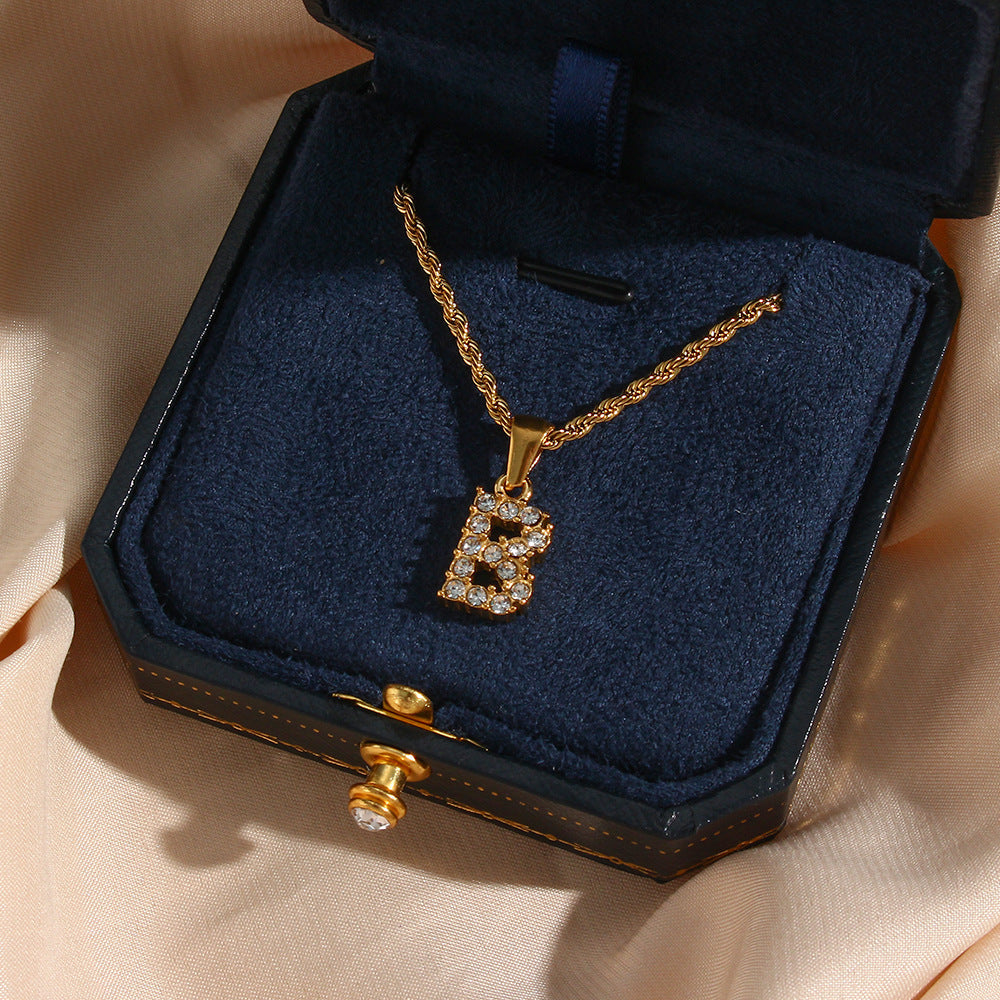 Maeve - Necklace featuring diamonds and letter initials