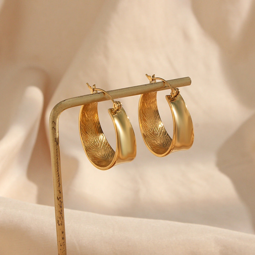 Lyla – Golden Hoops