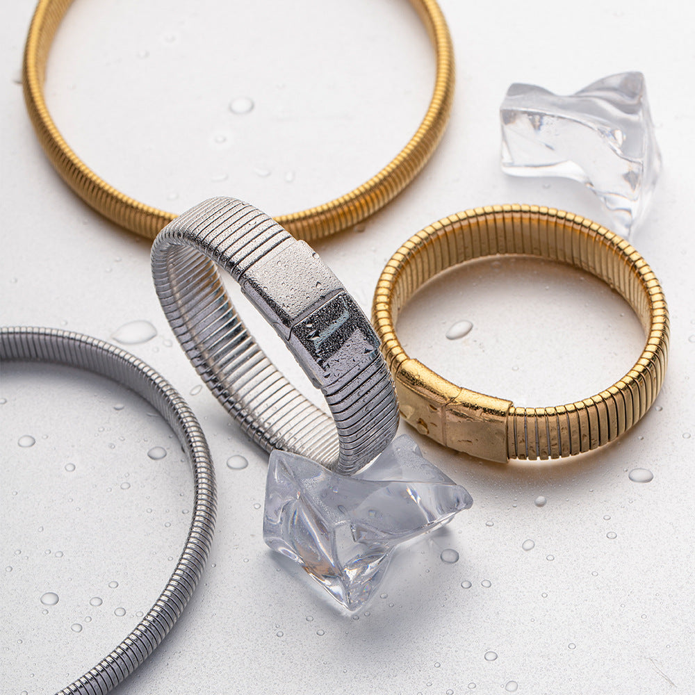 Celeste - Vertical Lines Gold Bracelet
