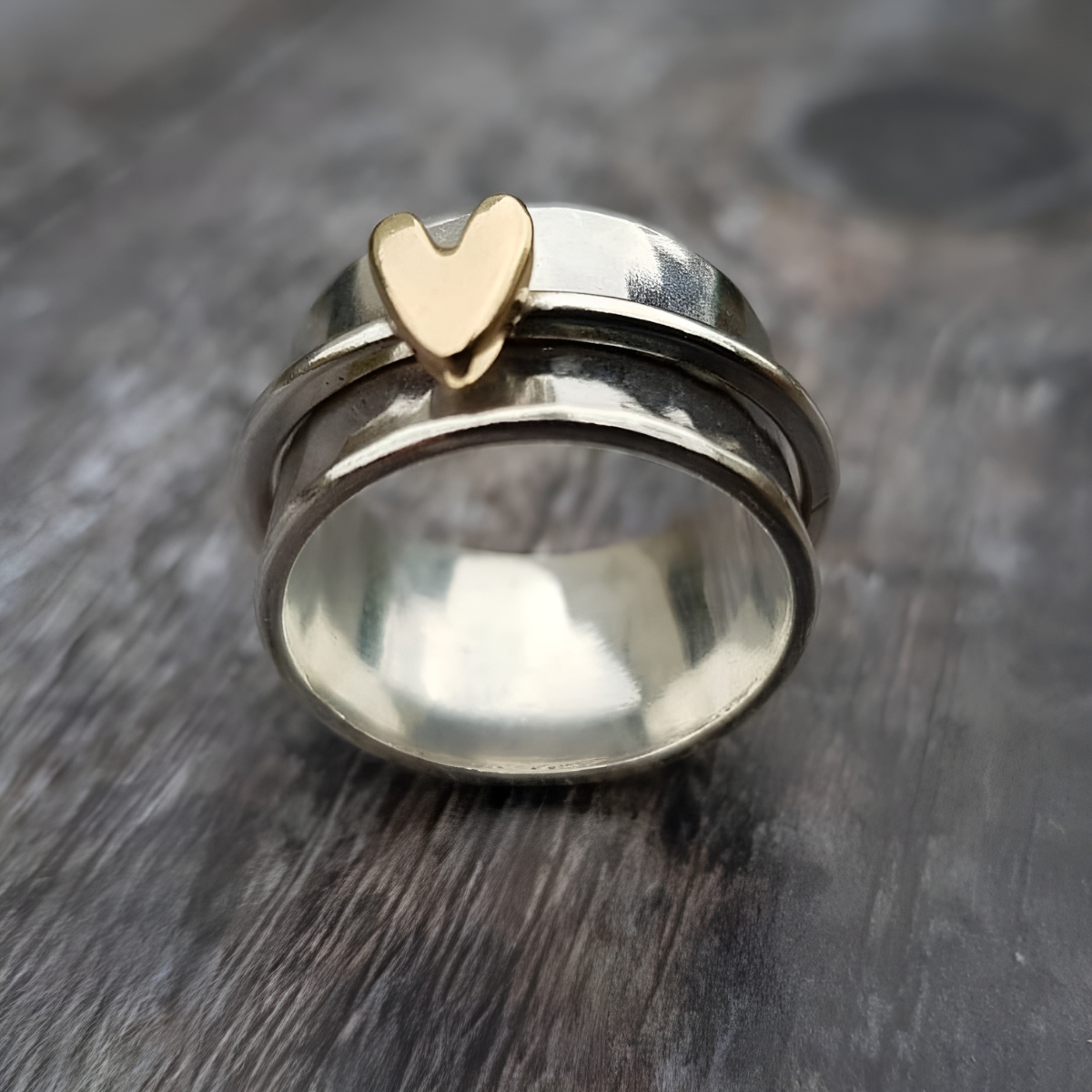 Pia – Rotating Ring Peach Heart Decompression