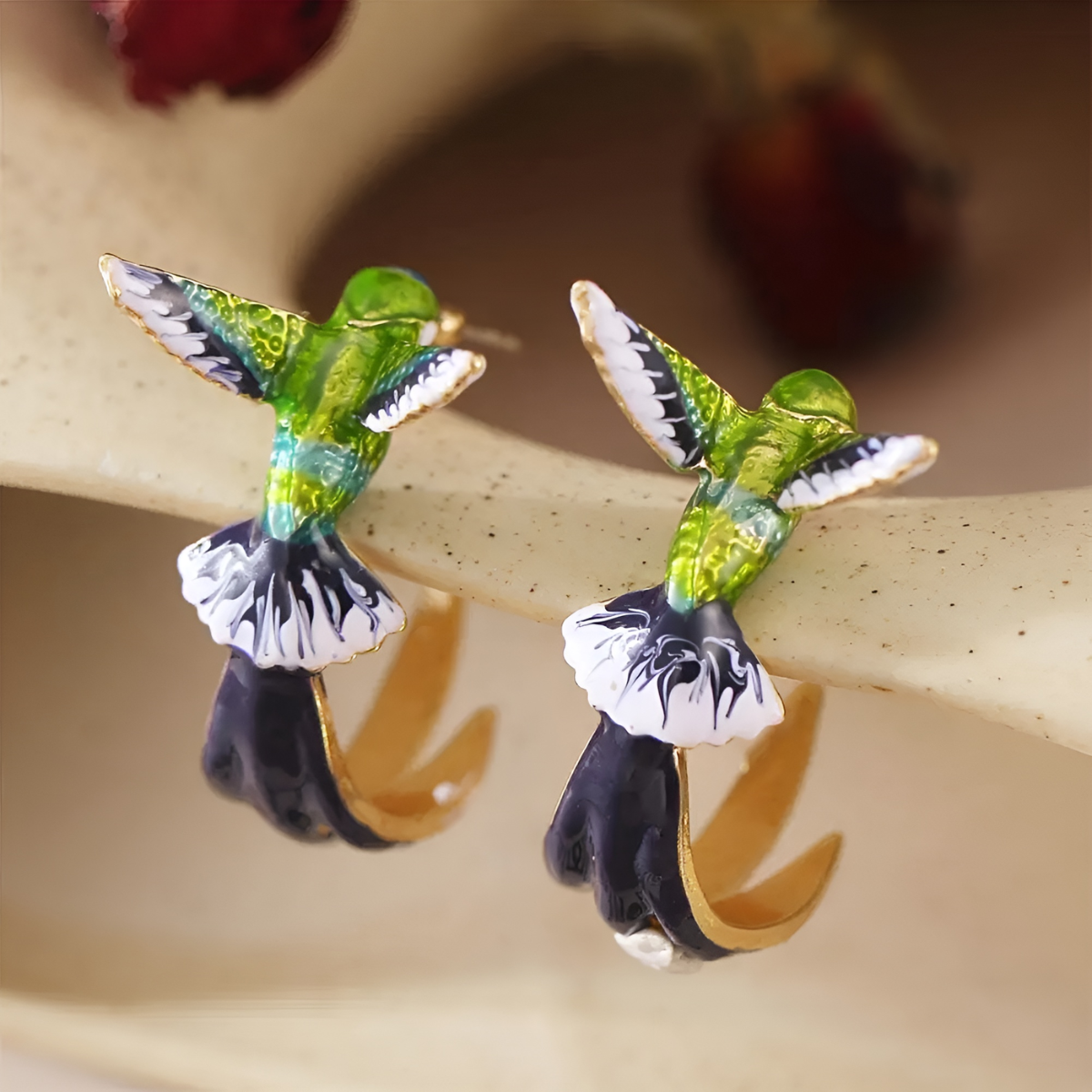 Lilou – Chic Hummingbird Earrings