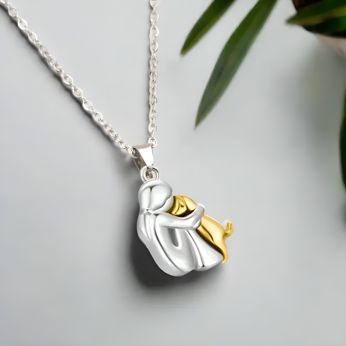 Lena – Elegant Embrace Pendant