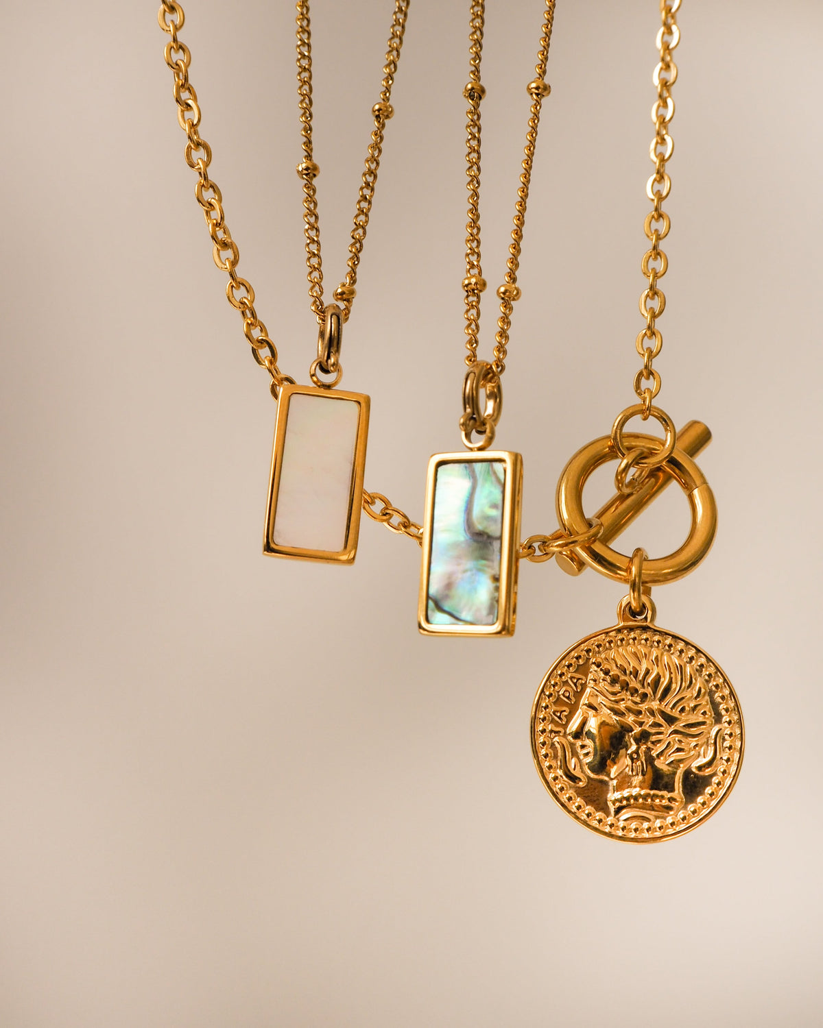 Havanna - Coin necklace featuring a clasp