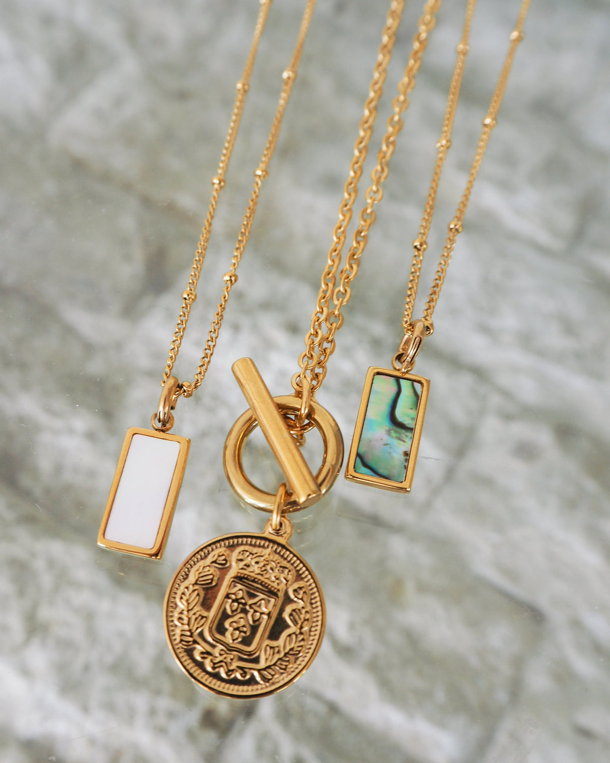Havanna - Coin necklace featuring a clasp