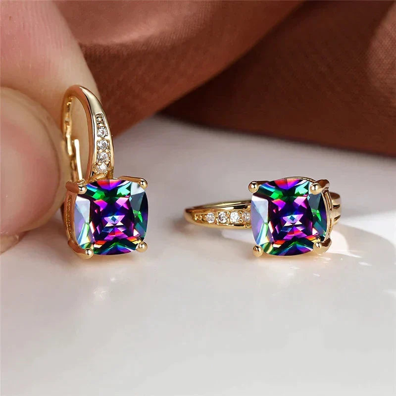 Celina – Hoop Earrings in Gold with Vibrant Zirconia