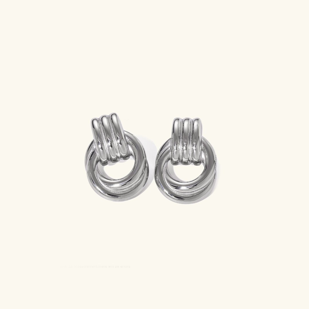 Luna – Intersecting gold hoops