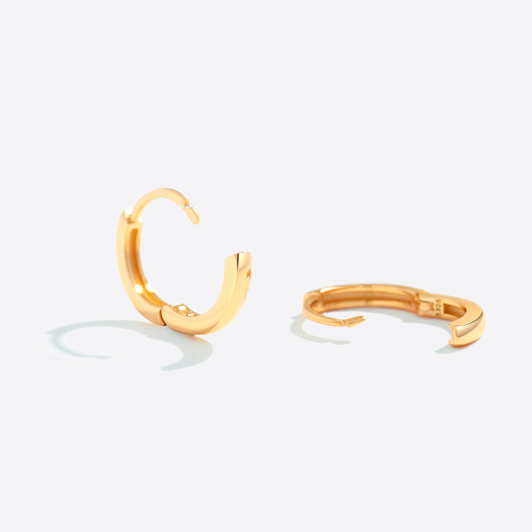 Luna – Small Huggie Hoops