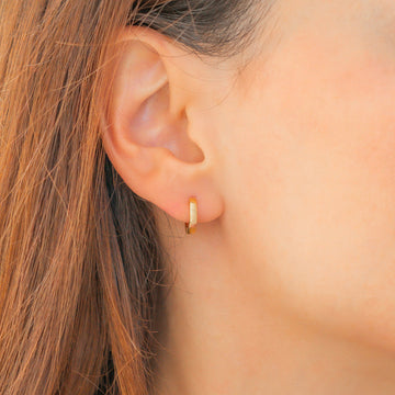 Luna – Small Huggie Hoops