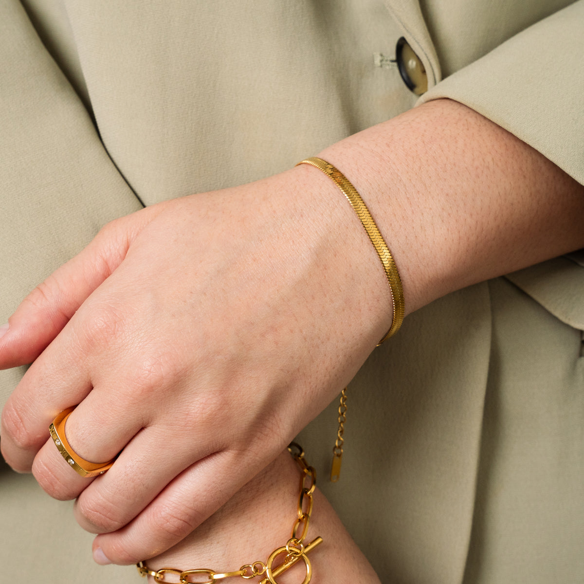 Livia – Snake Bracelet Gold Stylish