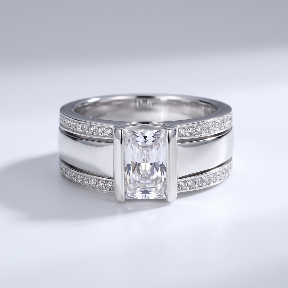 Clemence – Vintage Ring with Set Glass