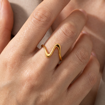 Rea – Adjustable cuff ring in modern design