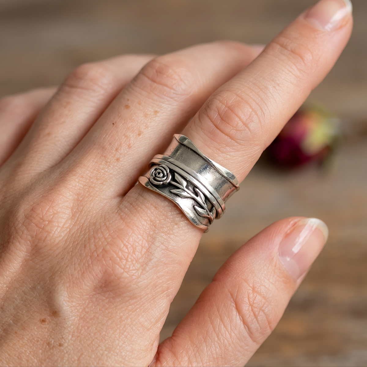 Lilwen – Flower Ring Vintage in Silver