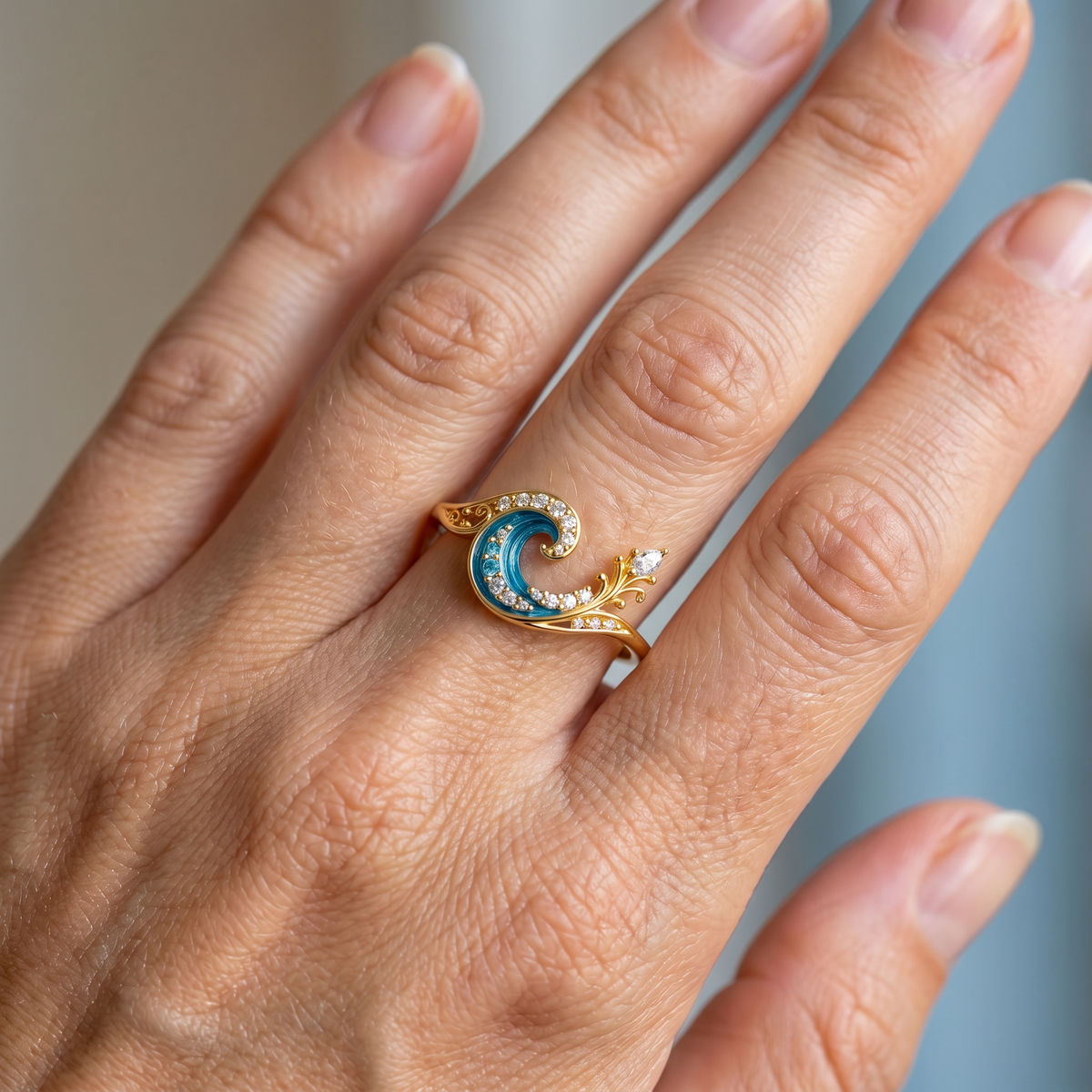 Oryll – Wave Ring with Ocean Crystal Shine