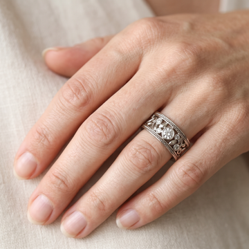 Nina – Vintage Ring in Silver & Zircon