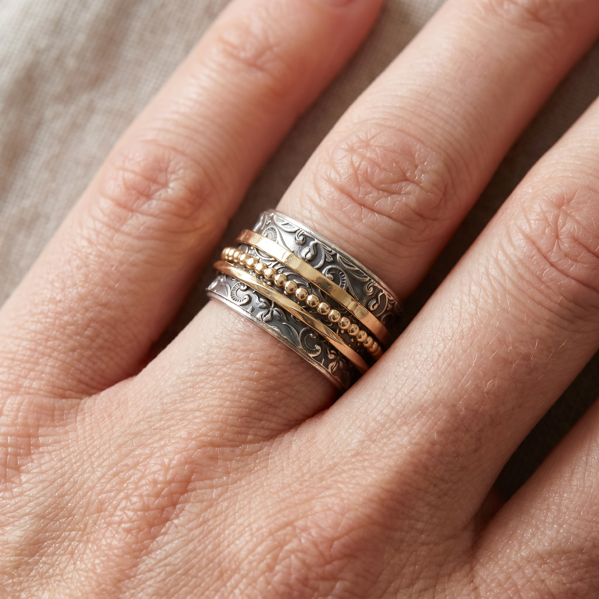Cherilyn – Vintage Antique Ring in Gold and Silver