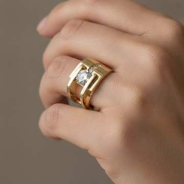 Sharon – Vintage Gold Ring with Unique Zirconia