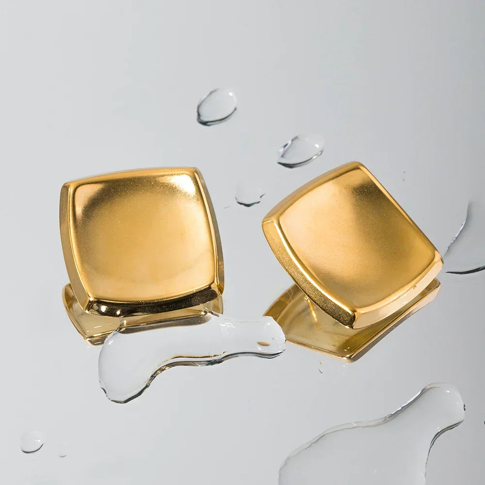 Poppy - Square earrings in gold