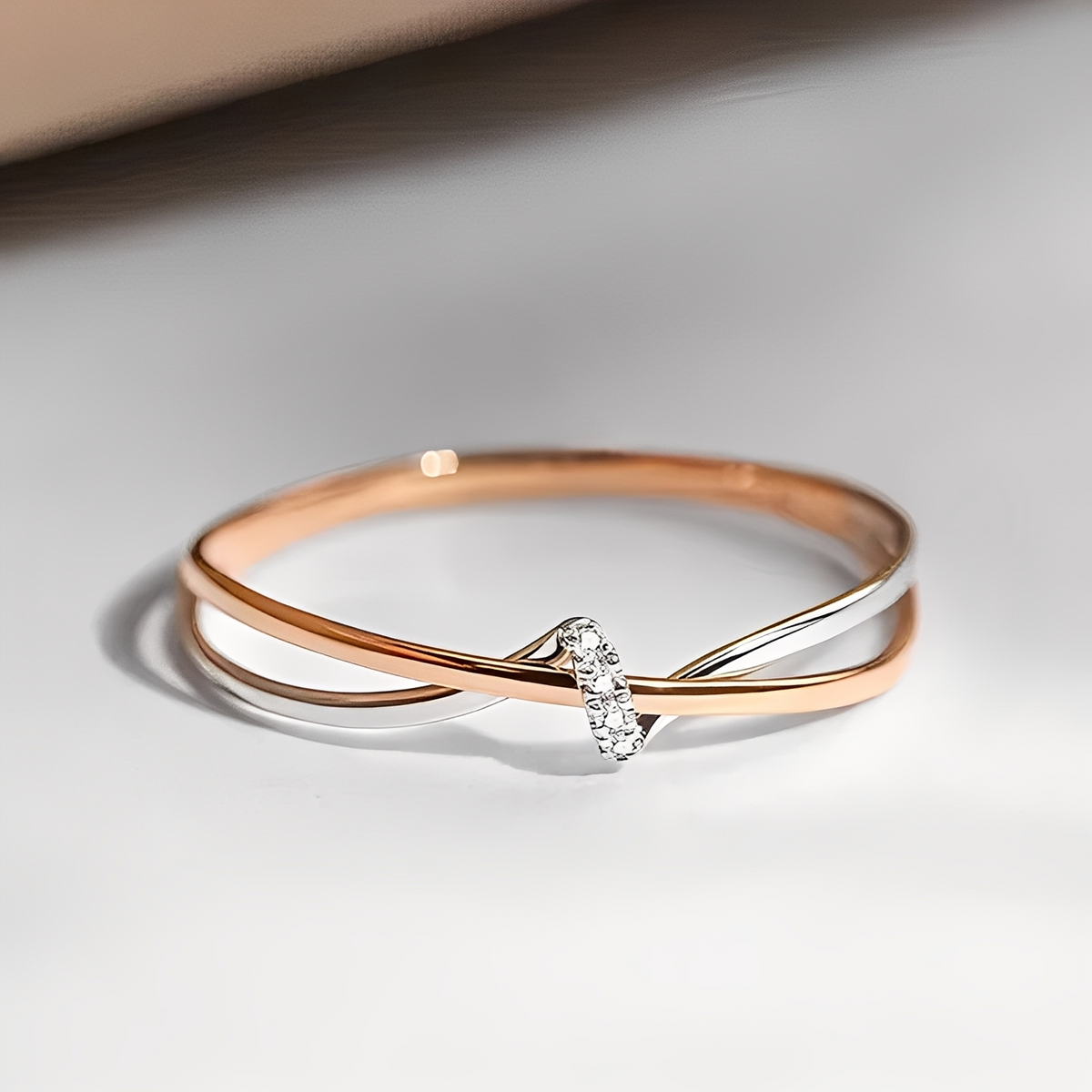 Eleane – Infinity Ring Two-Tone Chic