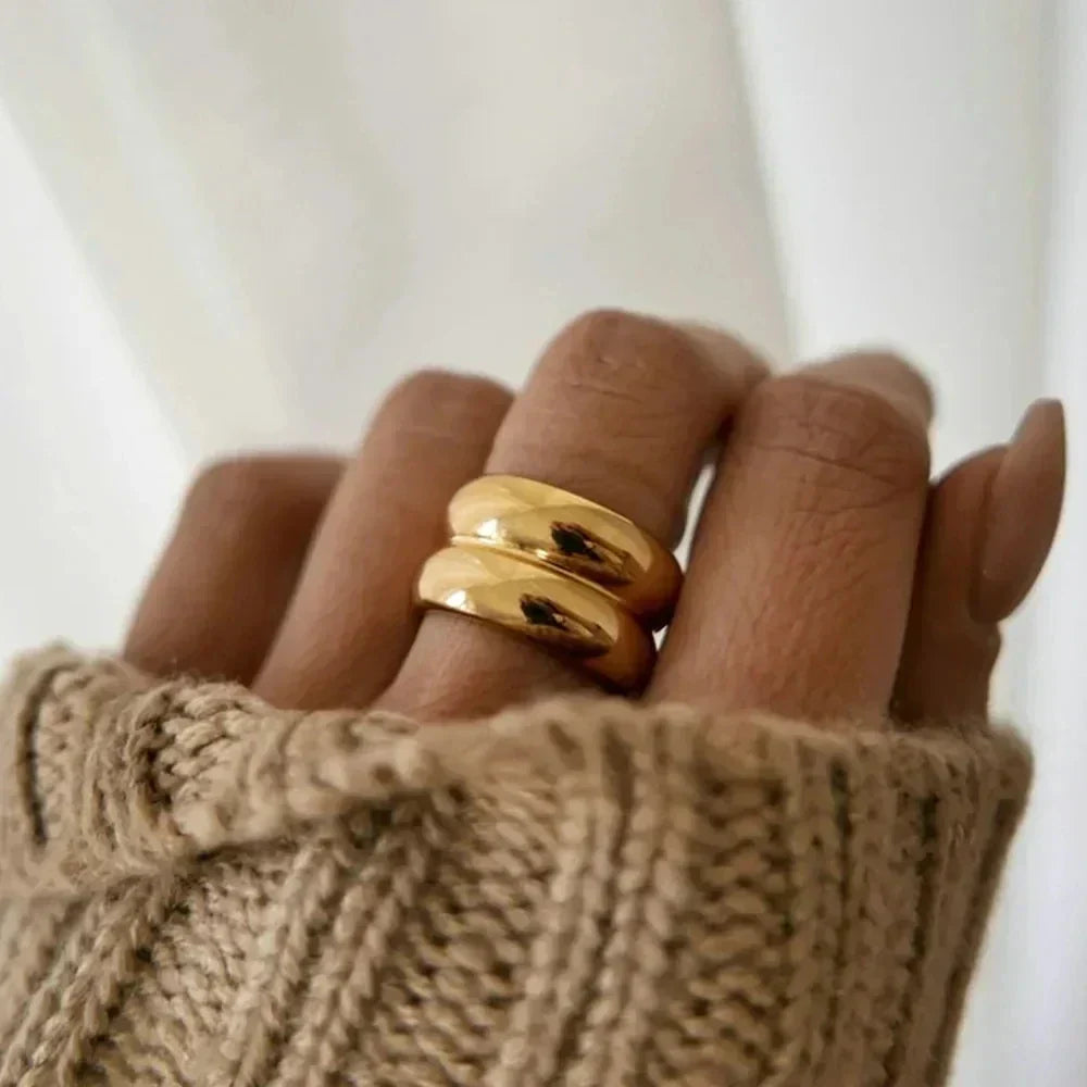 Solene – Broad ring for the index finger