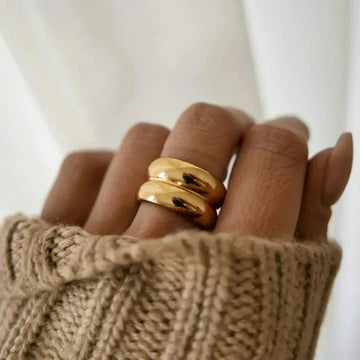 Solene – Broad ring for the index finger