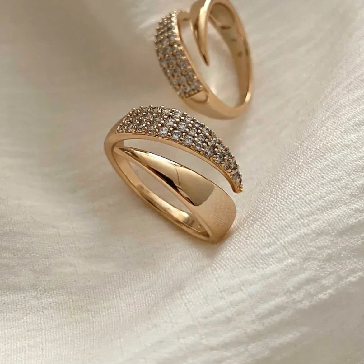 Irina – Curved Ring Gold Plated 18K