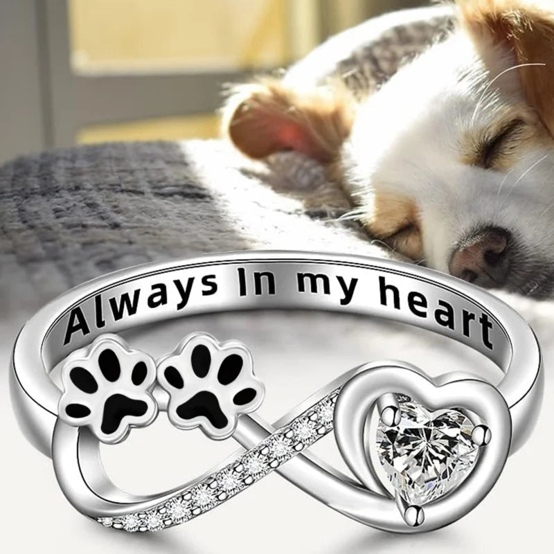 Haruko – Ring Featuring Small Dog Paw Prints