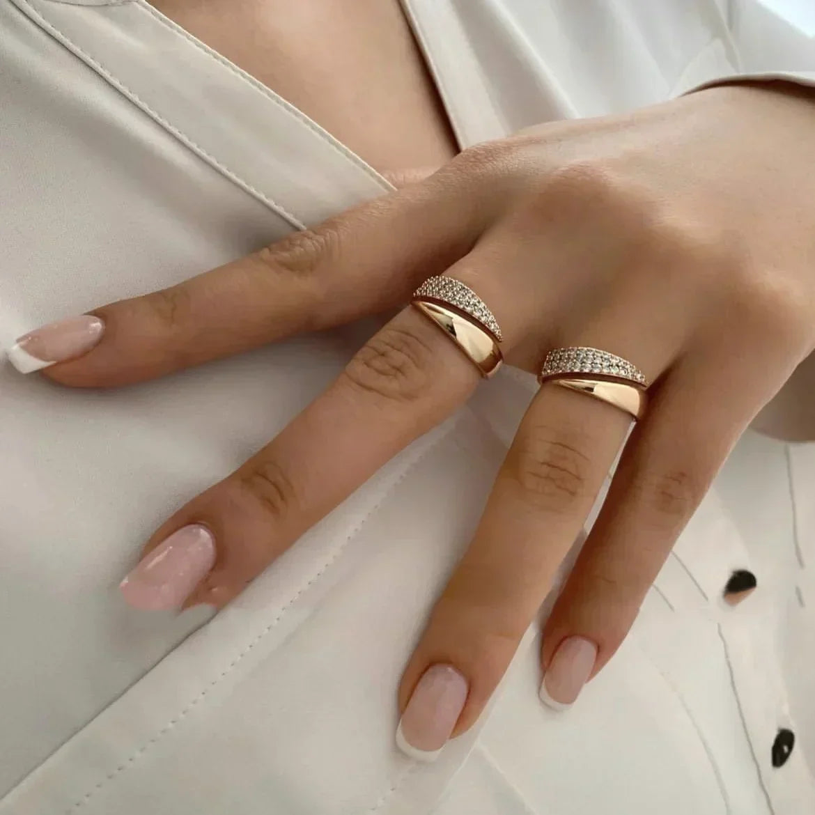 Irina – Curved Ring Gold Plated 18K