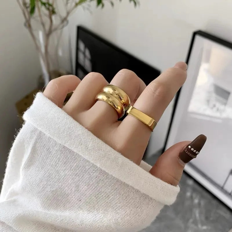Solene – Broad ring for the index finger