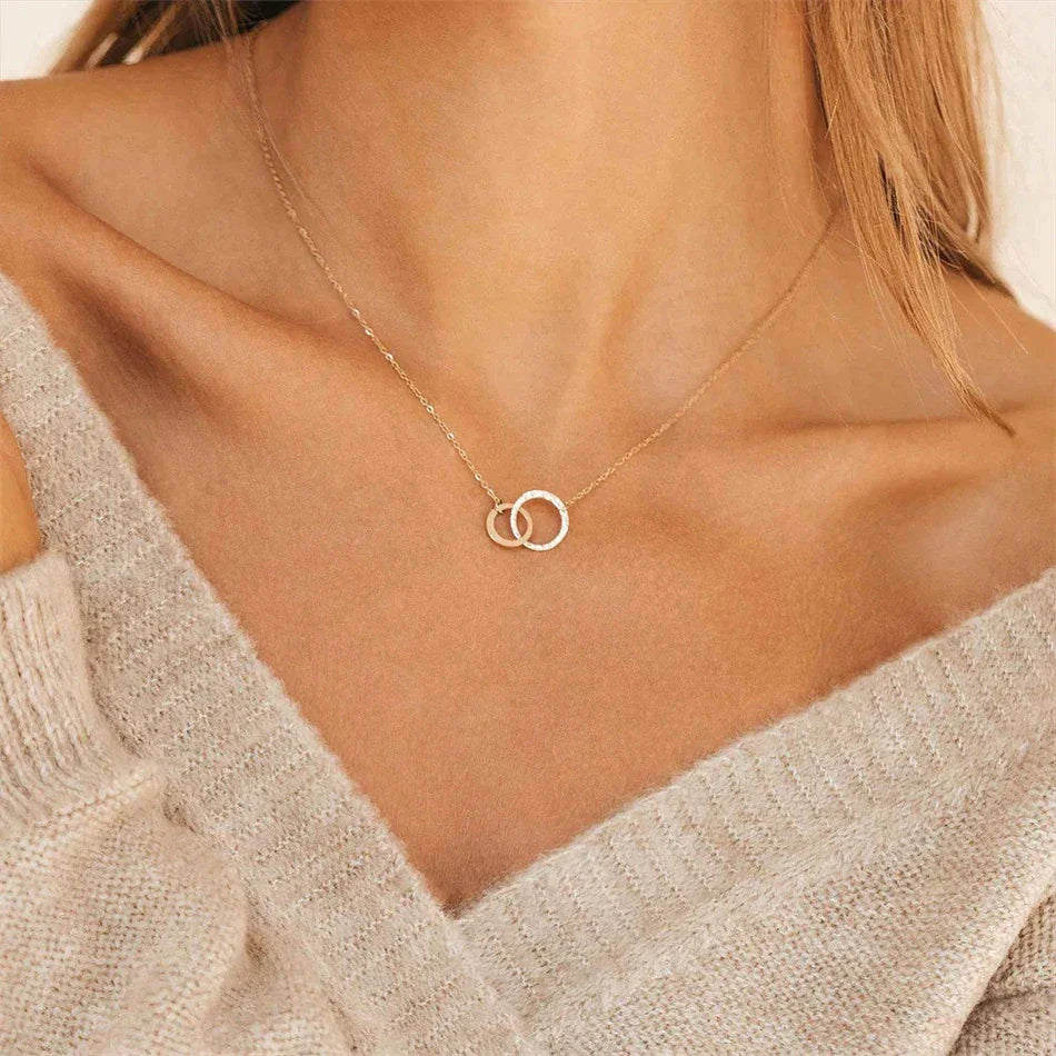 Isabelle – Stylish Gold Hoop Necklace