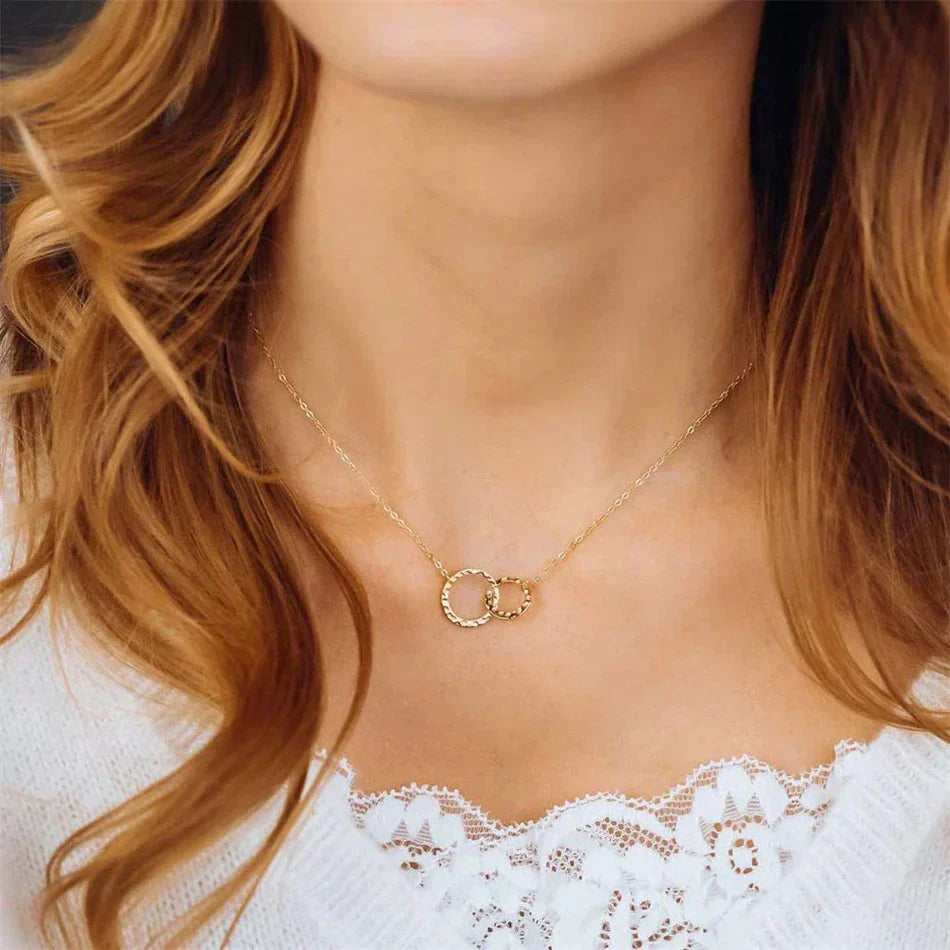 Isabelle - Gold hoop chain