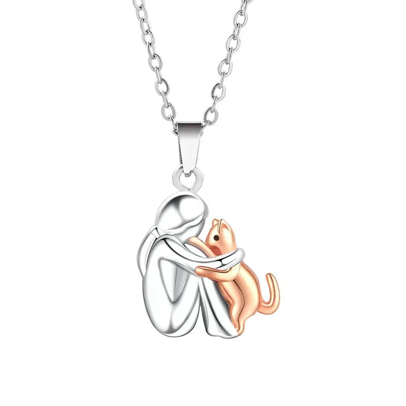 Mignon – Necklace featuring an intertwined cat pendant