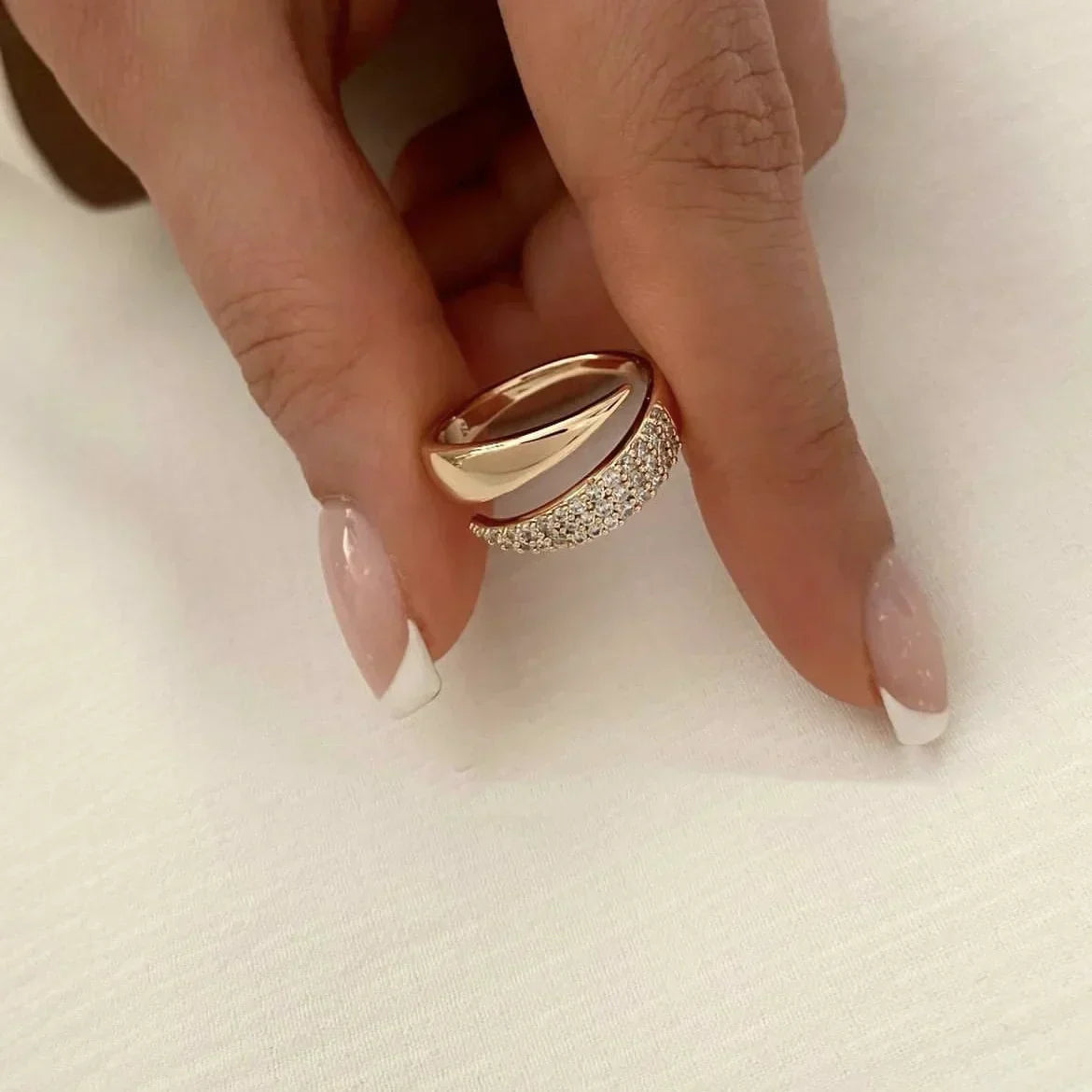 Irina – Curved Ring Gold Plated 18K