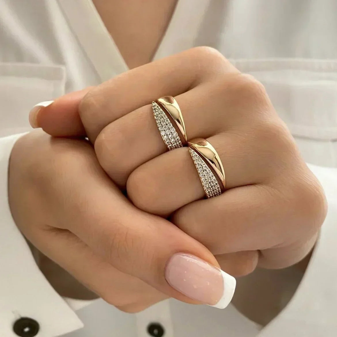 Irina – Curved Ring Gold Plated 18K