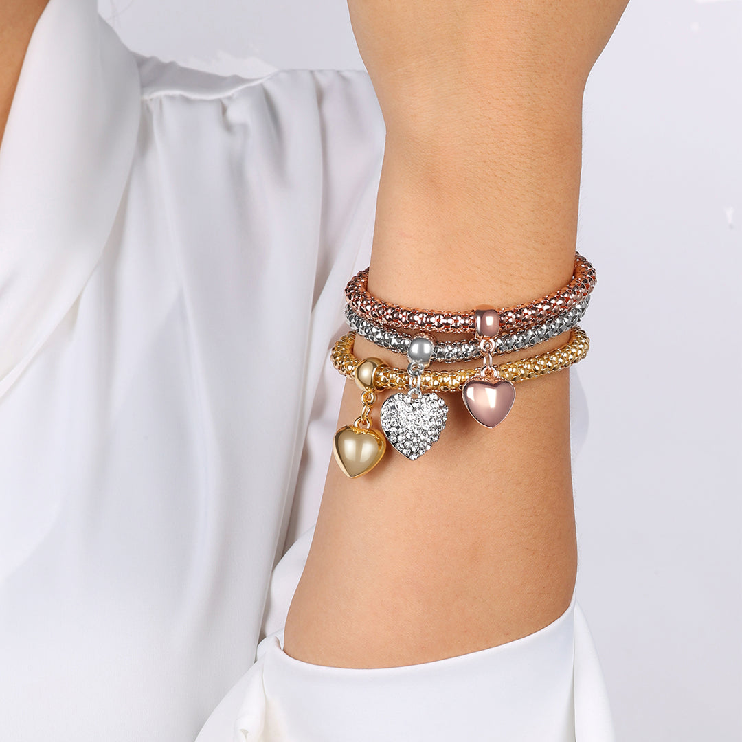 Aria – Metal bracelet featuring solid hearts