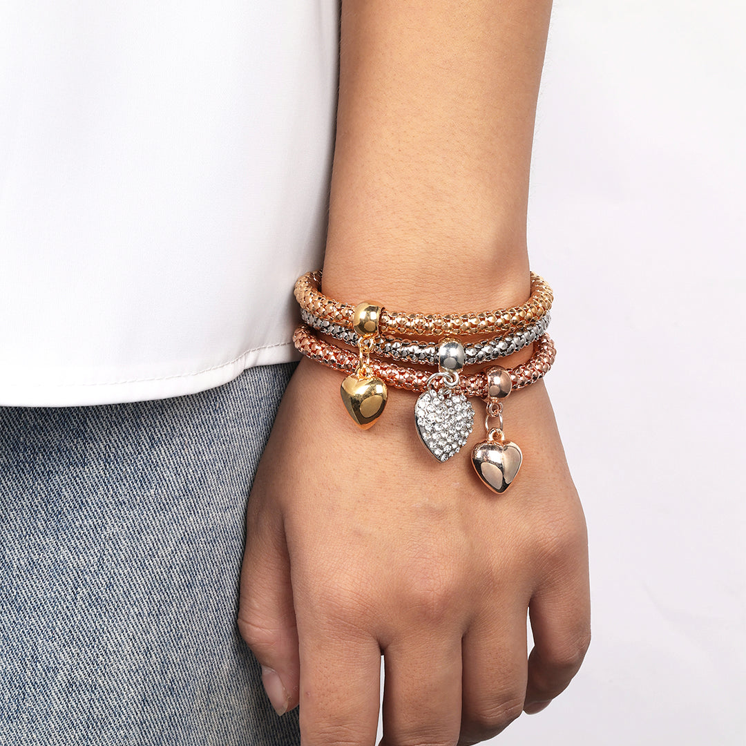 Aria – Metal bracelet featuring solid hearts