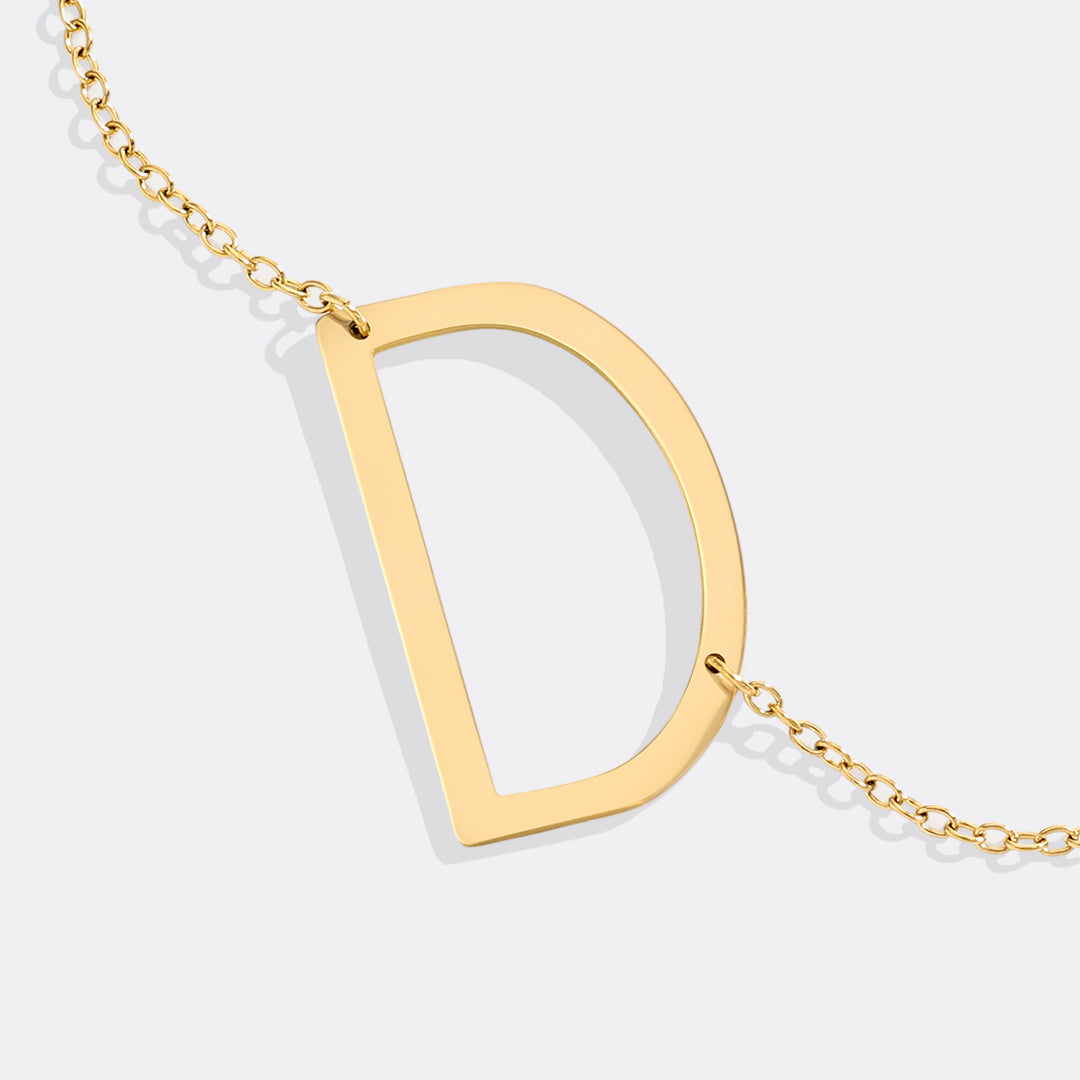 Inez – Necklace Initial Declarative