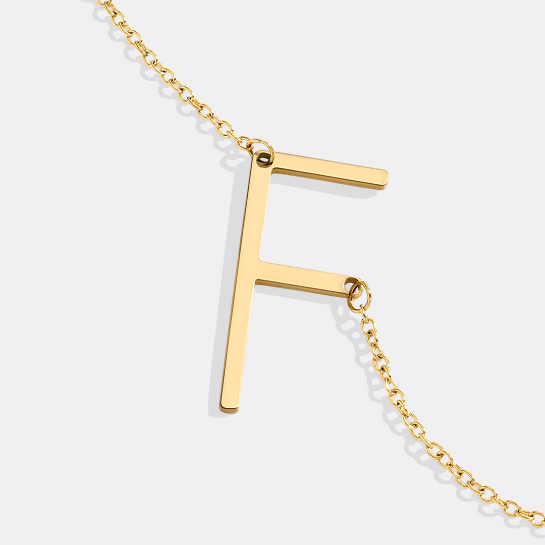 Inez – Necklace Initial Declarative