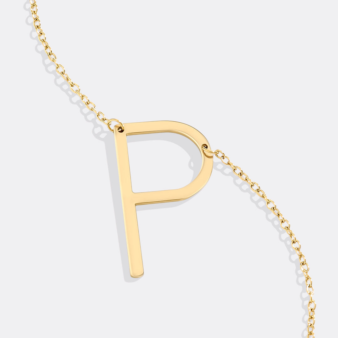 Inez – Necklace Initial Declarative