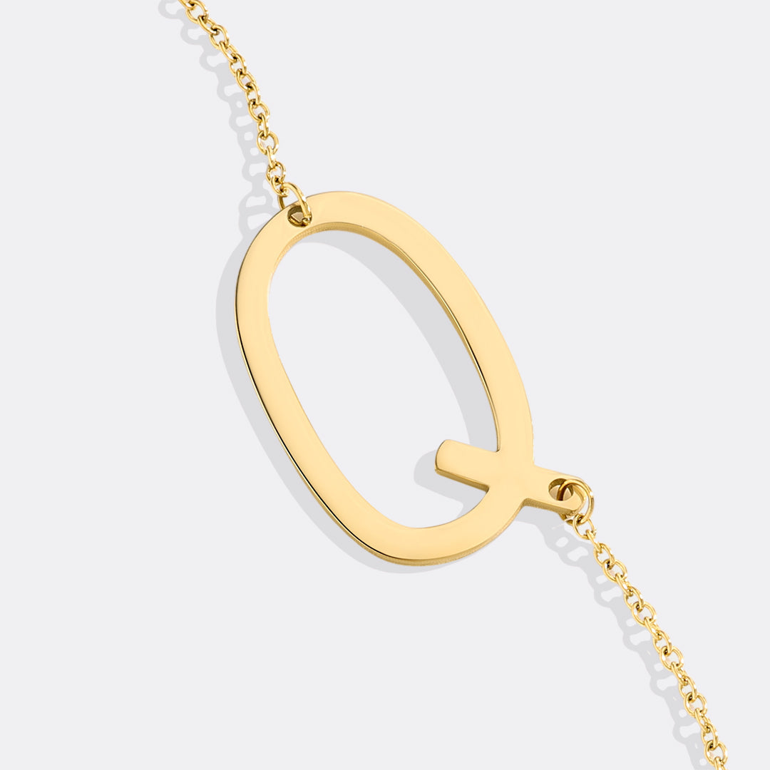 Inez – Necklace Initial Declarative