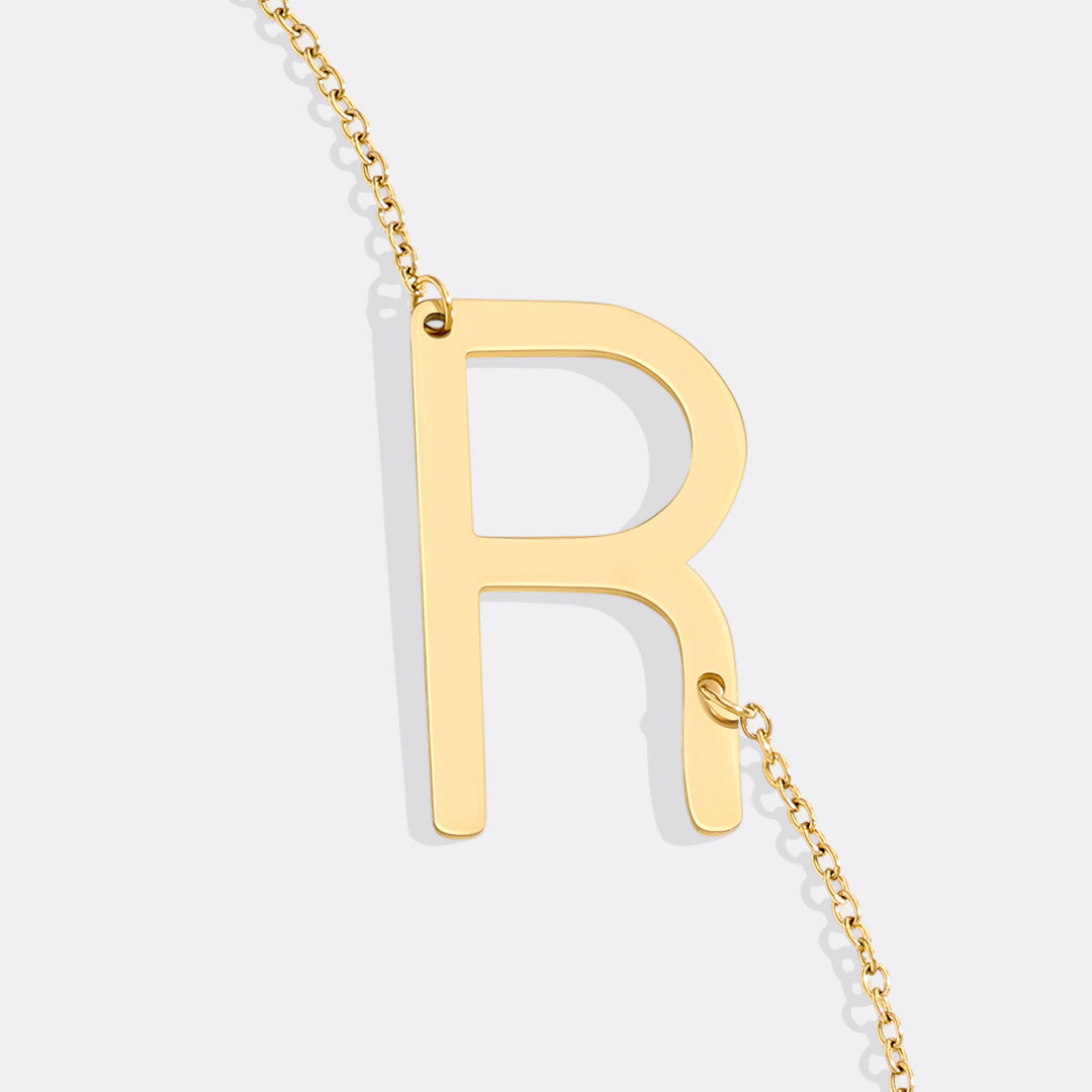 Inez – Necklace Initial Declarative