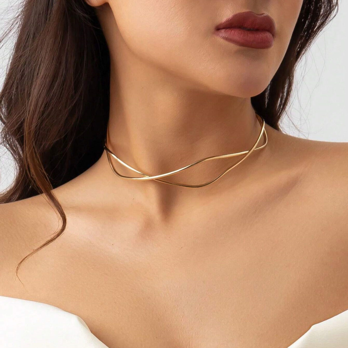 Choker crafted from twisted wire - Modern design