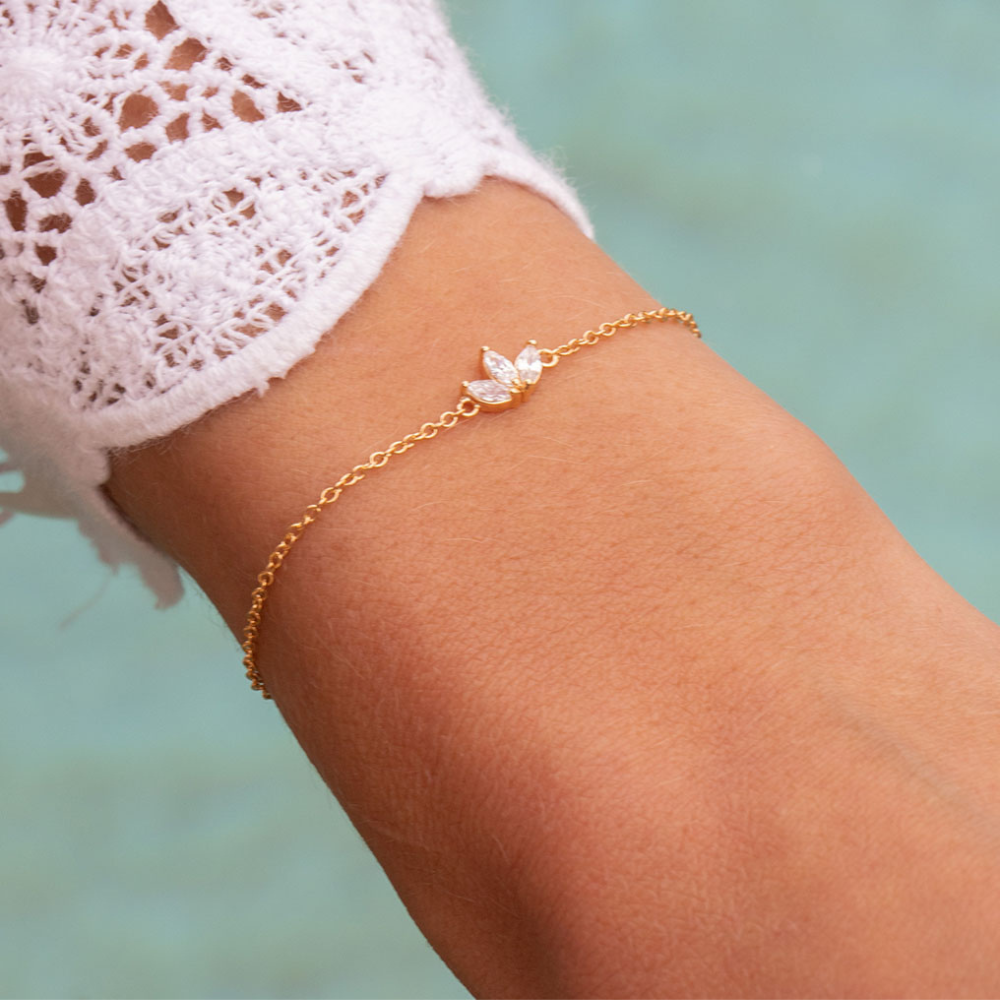 Three Zircon Blossoms - Chain Bracelet