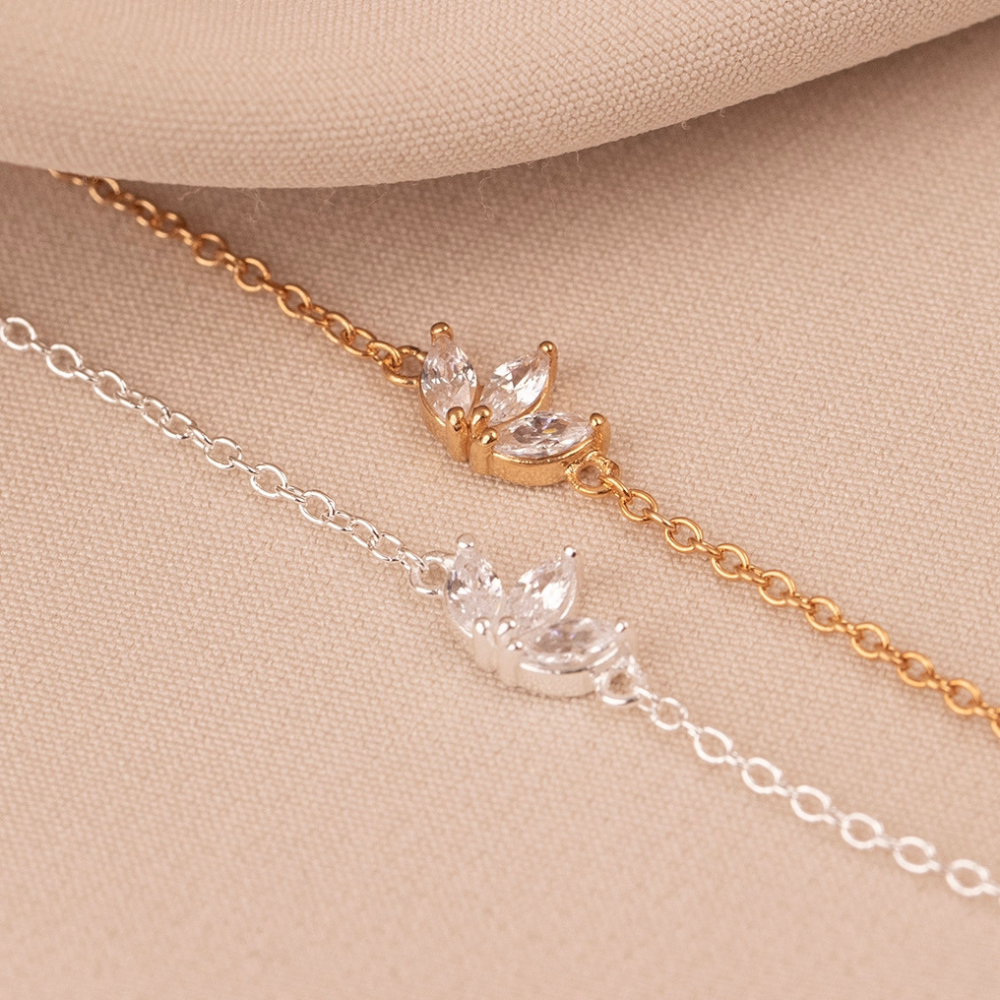 Three Zircon Blossoms - Chain Bracelet