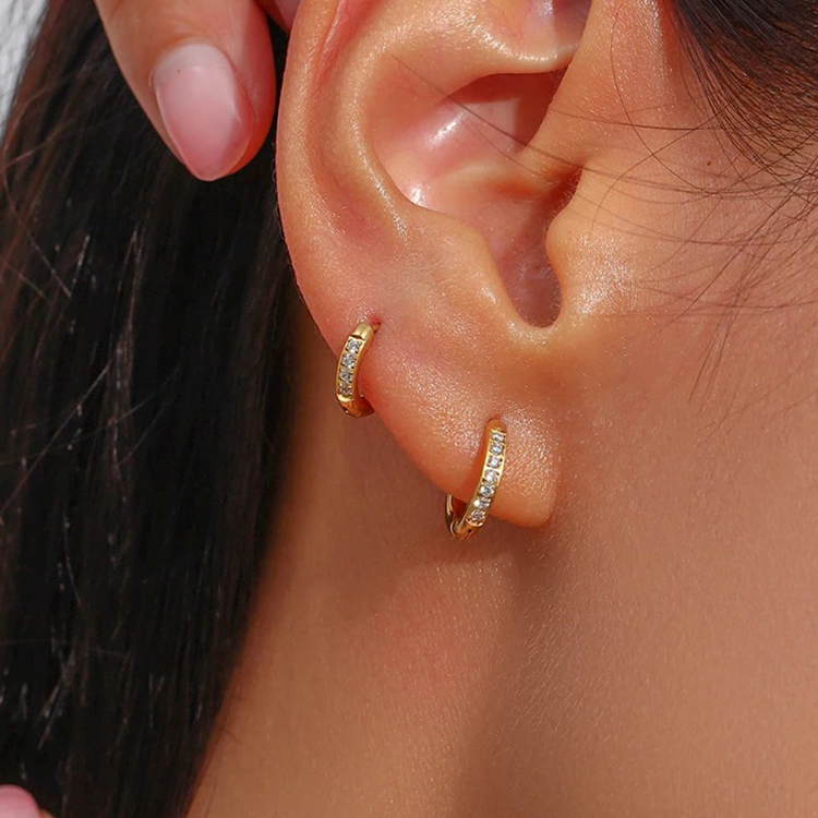 Jane – Huggie Hoops Featuring Zirconia in Gold