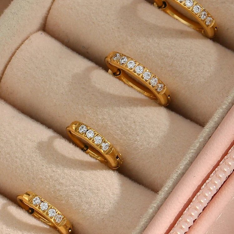 Jane – Huggie Hoops Featuring Zirconia in Gold