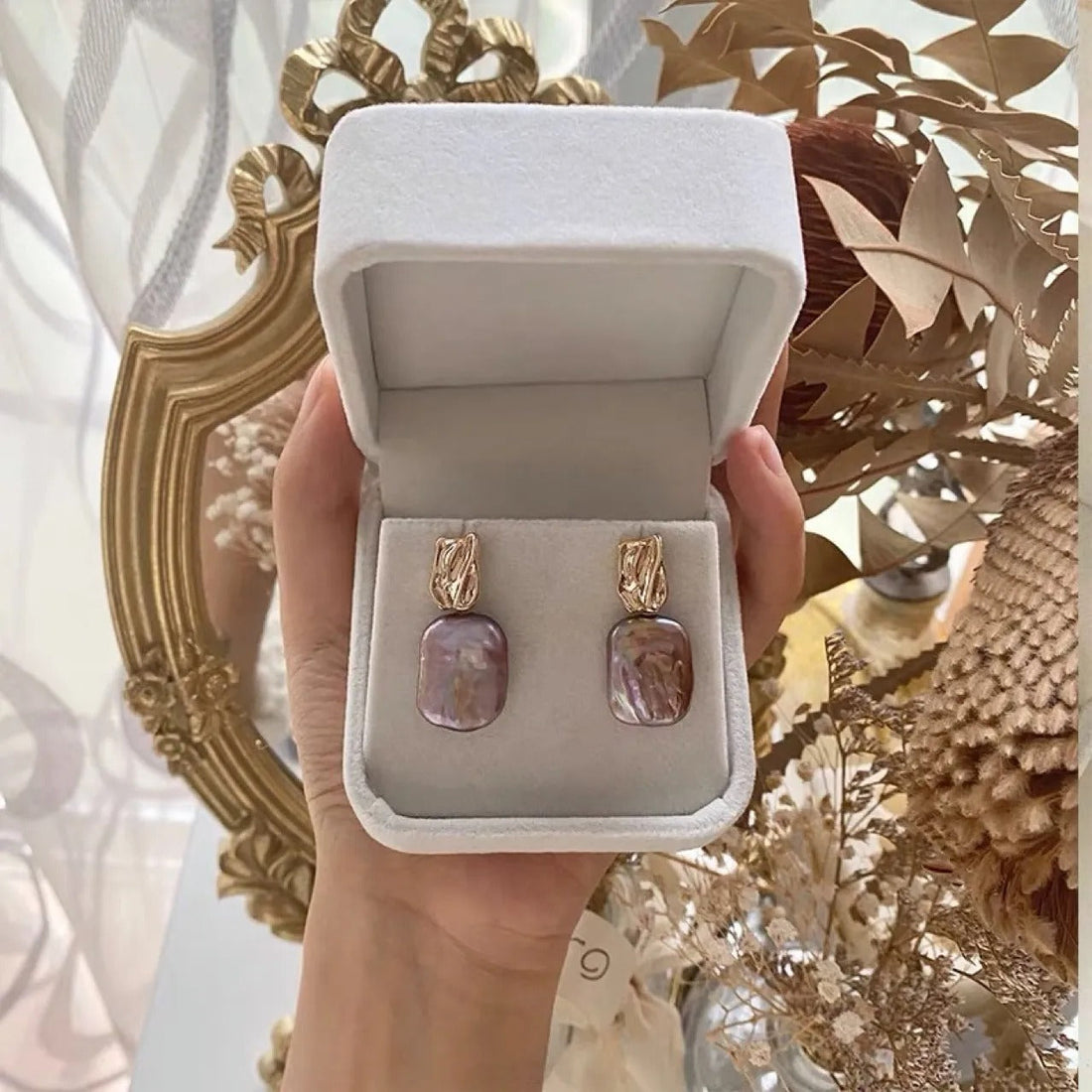 Aiah – Gold-Plated Earrings Featuring Chic Baroque Pearls