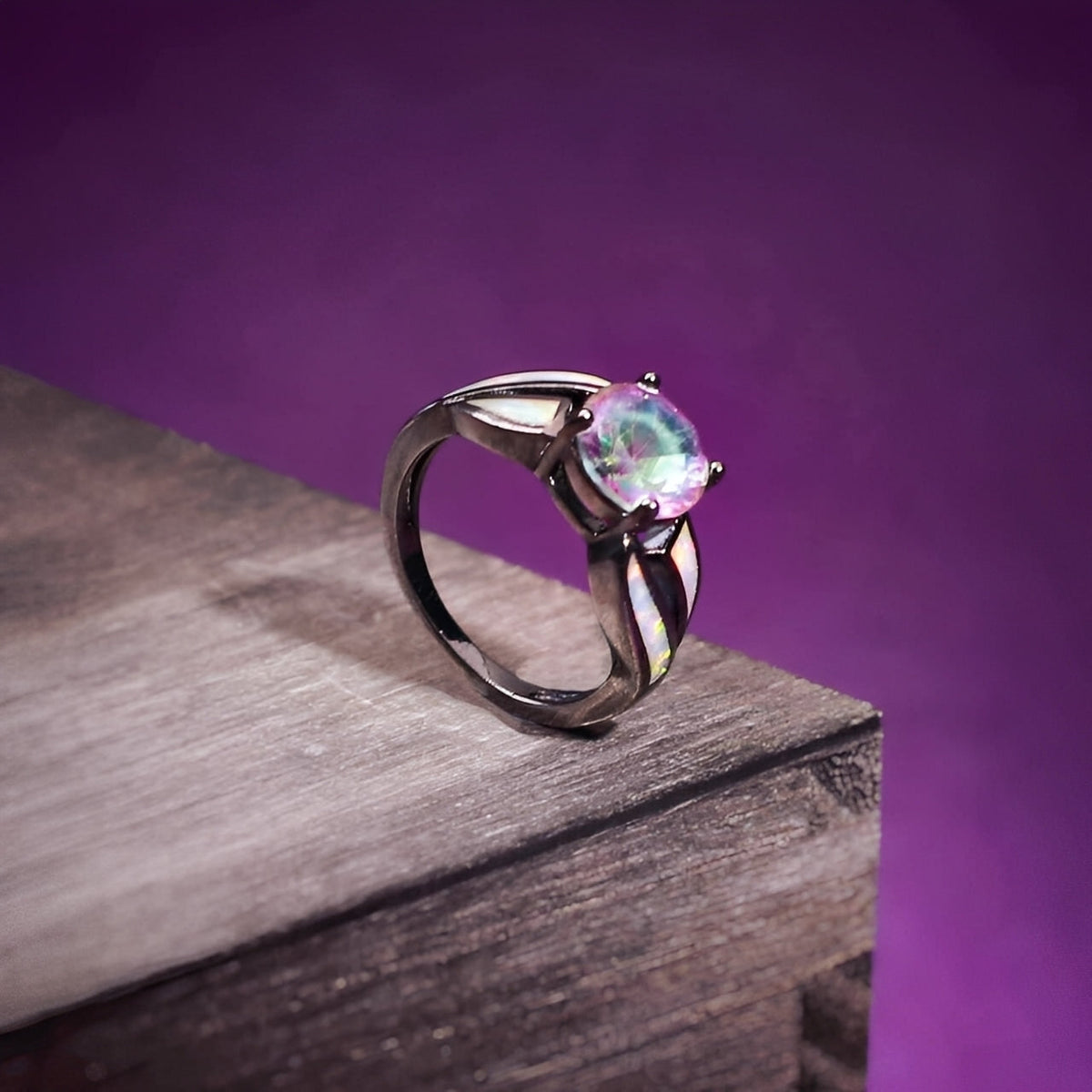 Mirella – Ring featuring Rainbow Opal and Topaz