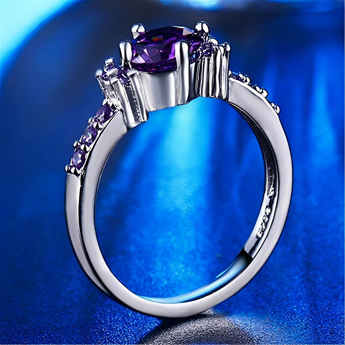 Coralie – Amethyst Violet Ring