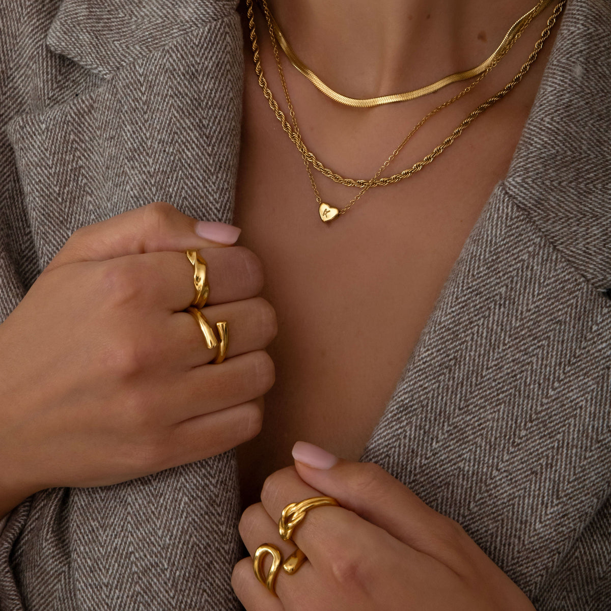 Amora – Heart Initials Necklace in Gold